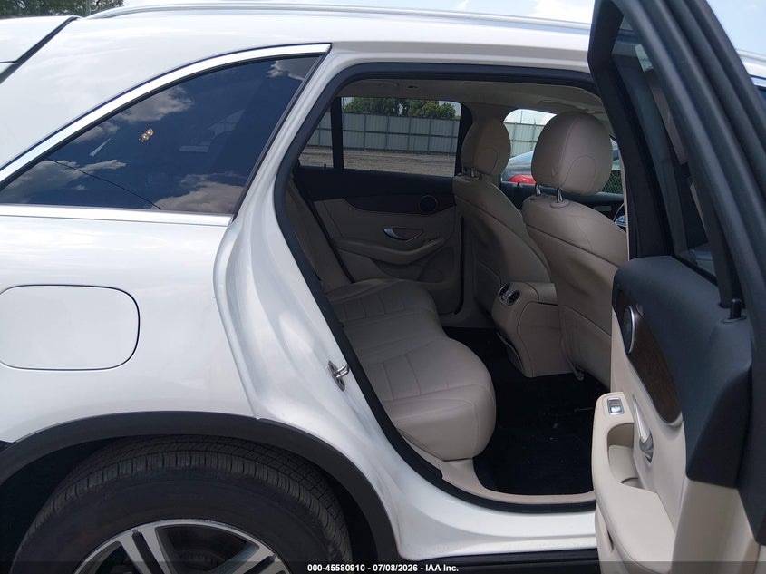 2022 Mercedes-benz Glc VIN W1N0G8EB8NV379840 IAAI salvage auction — FRONT & REAR, Salvage Title, sold $8,500 on 2026-08-02 (photo 8)