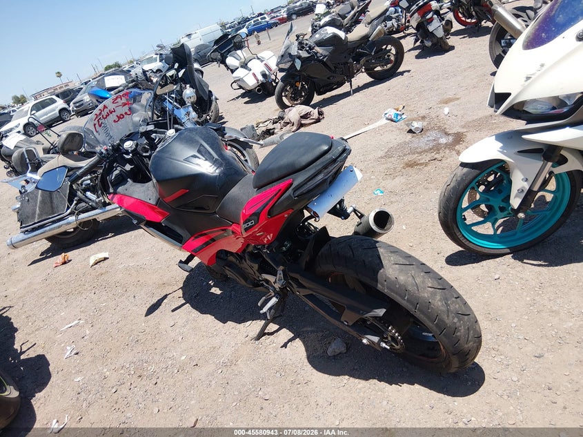 2025 Kawasaki Ninja VIN ML5EXGJ16SDA55479 IAAI salvage auction — RIGHT SIDE, Wait Title, sold $1,450 on 2026-09-23 (photo 3)