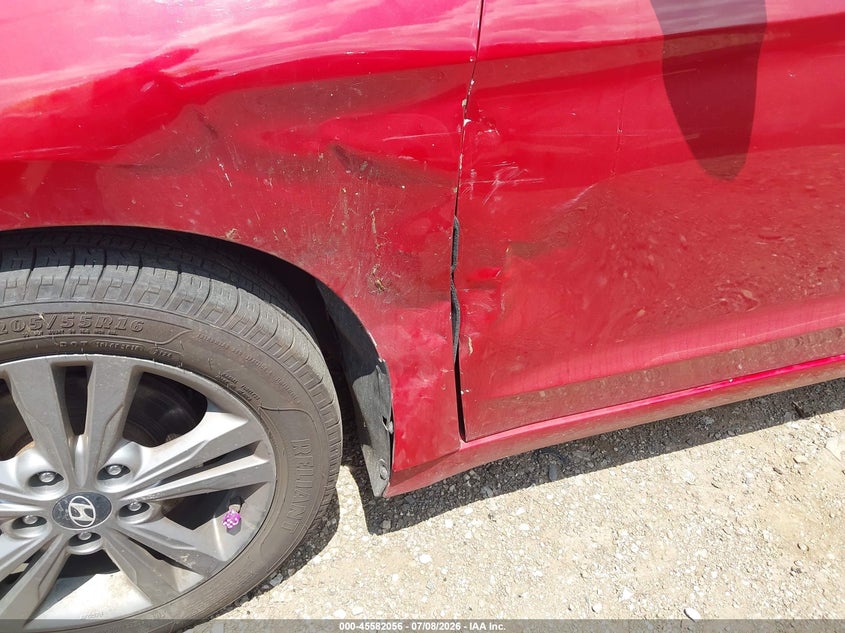 2017 Hyundai Elantra VIN KMHD84LF2HU062257 IAAI salvage auction — NORMAL WEAR, Clear (Illinois), sold $1,775 on 2026-07-15 (photo 6)