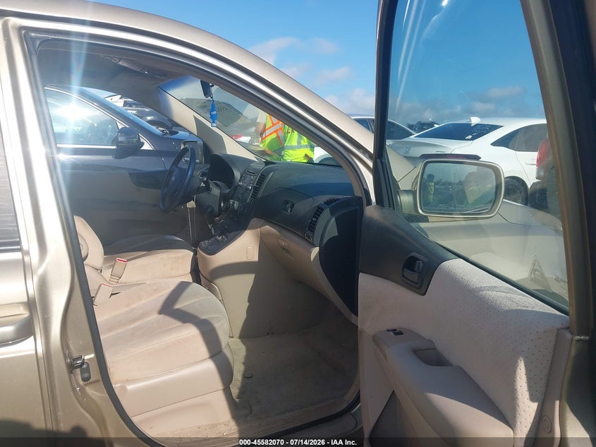 2007 Hyundai Entourage VIN KNDMC233676011263 IAAI salvage auction — NORMAL WEAR, Clear, sold $550 on 2026-07-23 (photo 5)