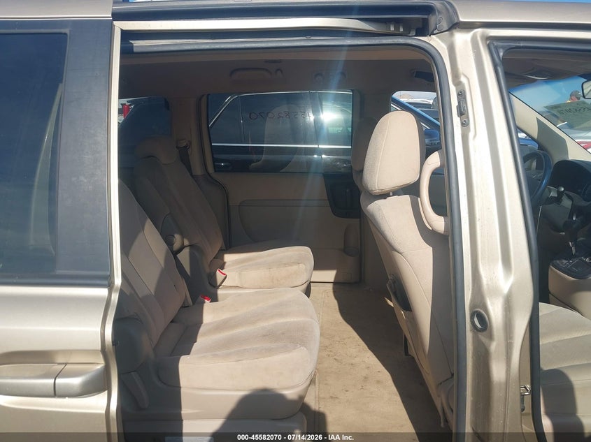 2007 Hyundai Entourage VIN KNDMC233676011263 IAAI salvage auction — NORMAL WEAR, Clear, sold $550 on 2026-07-23 (photo 8)