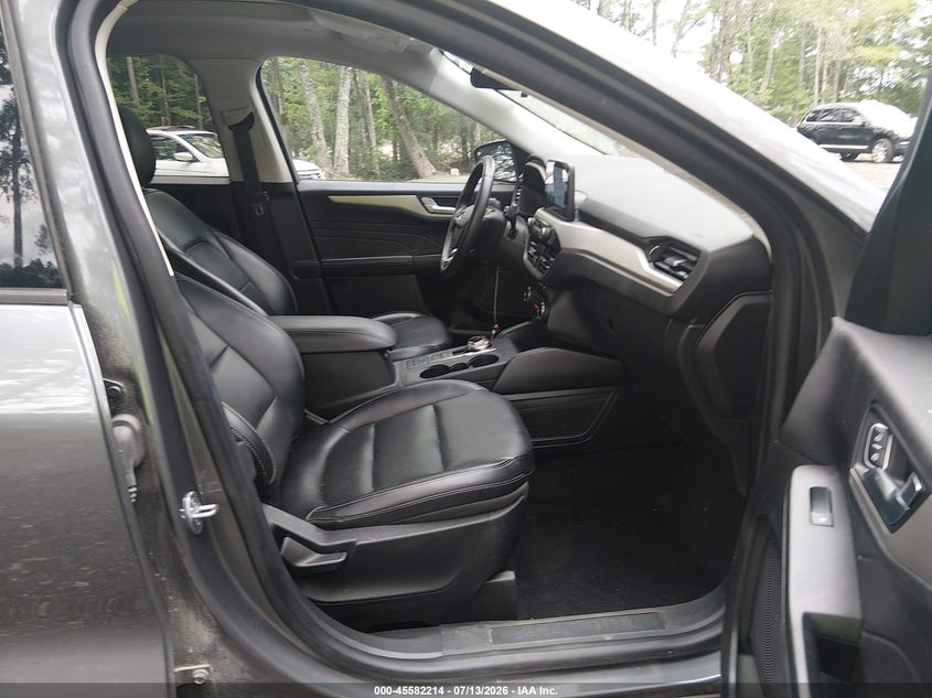 2021 Ford Escape VIN 1FMCU0H65MUB20803 IAAI salvage auction — REAR END, Salvage Title, sold $3,750 on 2026-07-31 (photo 5)