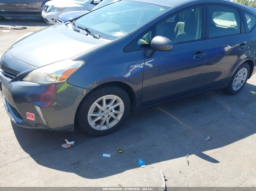 2013 Toyota Prius v VIN JTDZN3EU7D3188185 IAAI salvage auction — NORMAL WEAR, Clear (South Carolina), sold $1,575 on 2026-07-27 (photo 2)