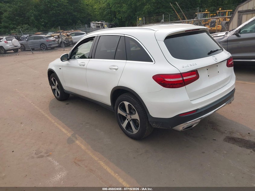 2016 Mercedes-benz Glc VIN WDC0G4KB6GF060061 IAAI salvage auction — REAR END, Wait Title, sold $8,000 on 2026-10-03 (photo 3)