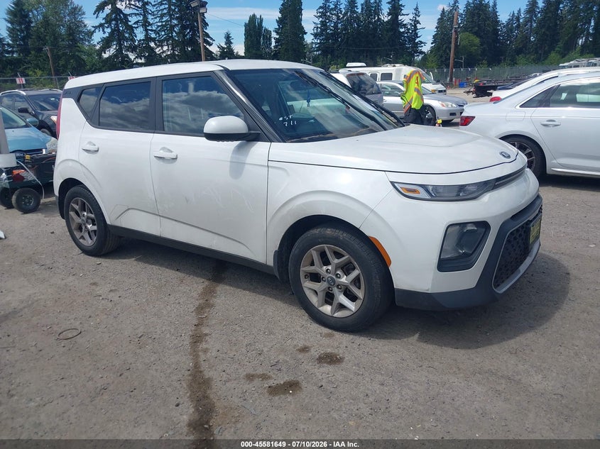 2021 Kia Soul VIN KNDJ23AUXM7769104 IAAI salvage auction — LEFT FRONT, Clear (Washington), sold $3,050 on 2026-07-22 (photo 1)