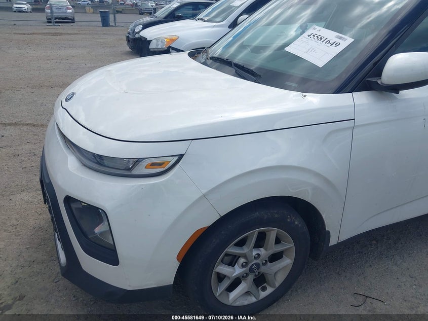 2021 Kia Soul VIN KNDJ23AUXM7769104 IAAI salvage auction — LEFT FRONT, Clear (Washington), sold $3,050 on 2026-07-22 (photo 6)