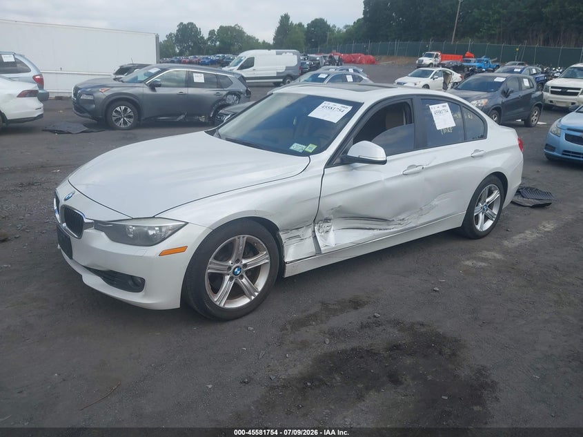 2013 BMW 3er VIN WBA3B3G58DNR79699 IAAI salvage auction — LEFT SIDE, Mv-907A (New York), sold $125 on 2026-07-28 (photo 2)