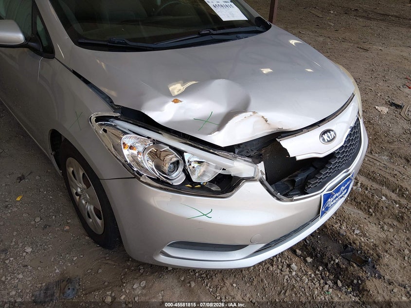 2016 Kia Forte VIN KNAFK4A67G5559022 IAAI salvage auction — FRONT END, Wait Title, sold $1,100 on 2026-10-08 (photo 6)