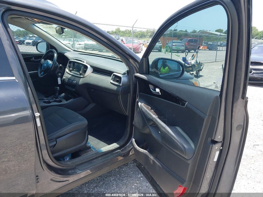 2018 Kia Sorento VIN 5XYPG4A32JG402303 IAAI salvage auction — REAR END, Rebuildable (Florida), sold $2,000 on 2026-07-30 (photo 5)