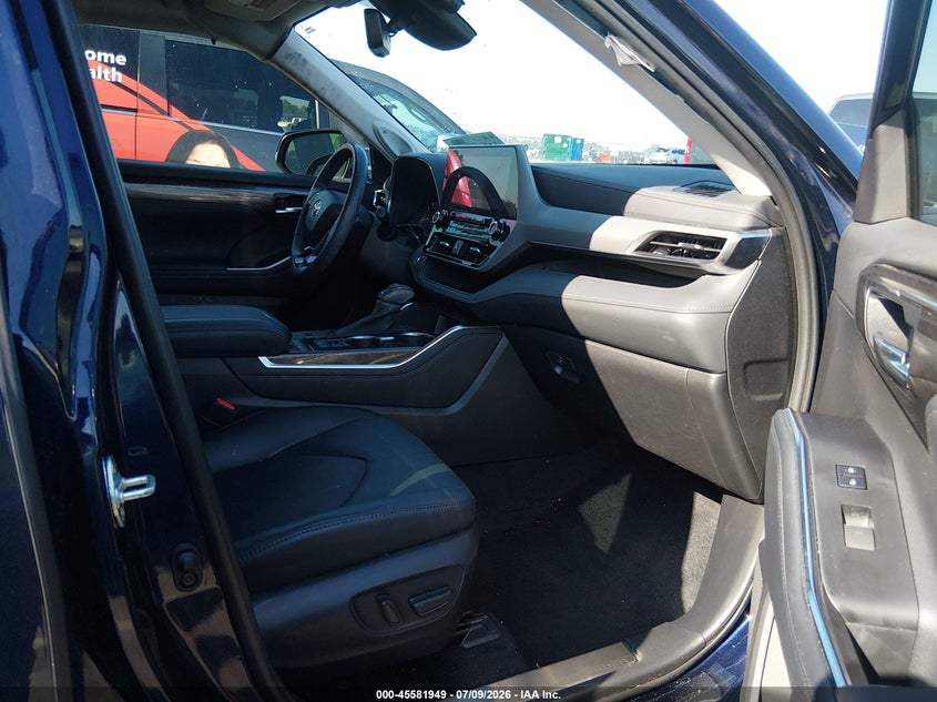 2022 Toyota Highlander VIN 5TDFZRAH7NS142424 IAAI salvage auction — REAR END, Salvage Title, sold $10,200 on 2026-07-31 (photo 5)