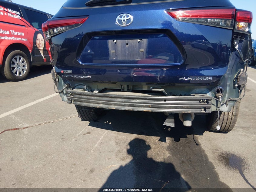 2022 Toyota Highlander VIN 5TDFZRAH7NS142424 IAAI salvage auction — REAR END, Salvage Title, sold $10,200 on 2026-07-31 (photo 6)