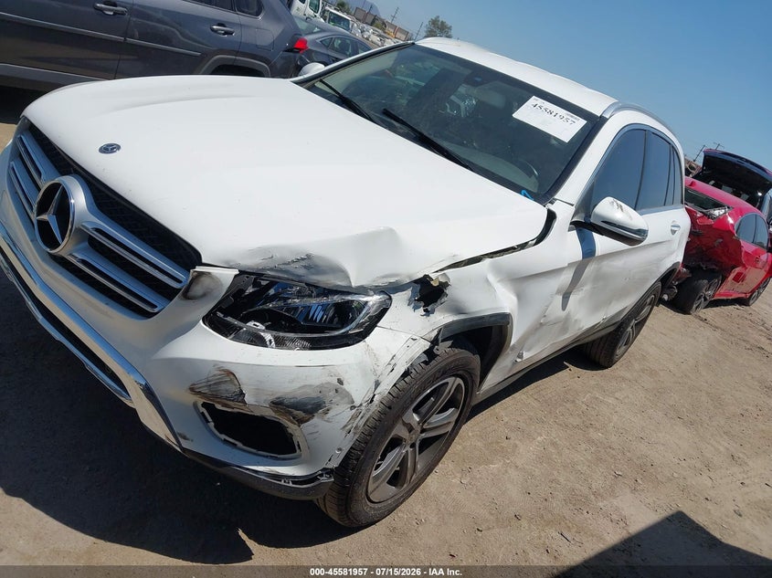2019 Mercedes-benz Glc VIN WDC0G4JB0KV152475 IAAI salvage auction — LEFT SIDE, Salvage (California), sold $4,850 on 2026-07-29 (photo 2)