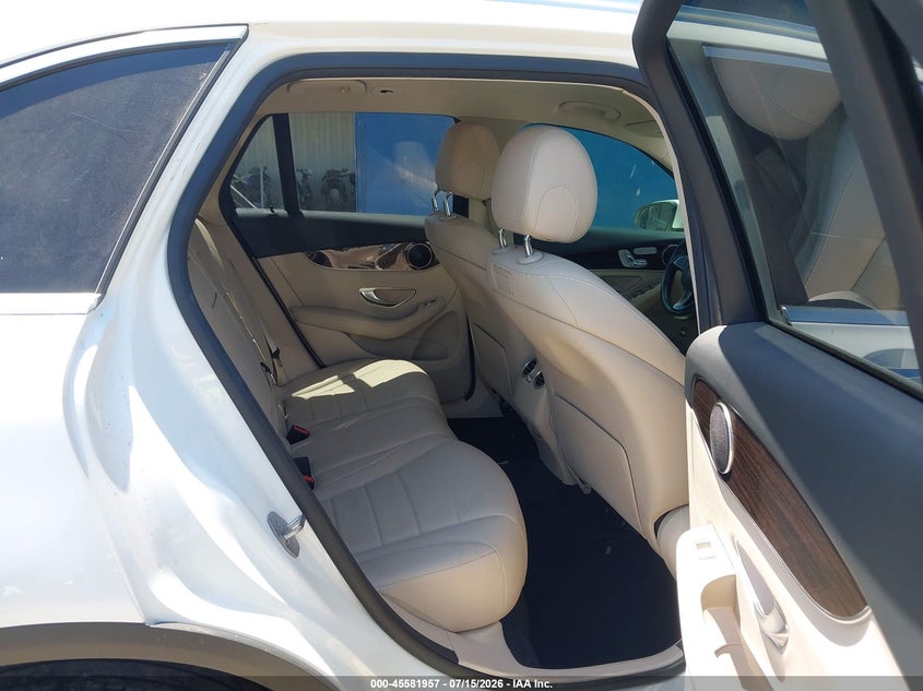 2019 Mercedes-benz Glc VIN WDC0G4JB0KV152475 IAAI salvage auction — LEFT SIDE, Salvage (California), sold $4,850 on 2026-07-29 (photo 8)