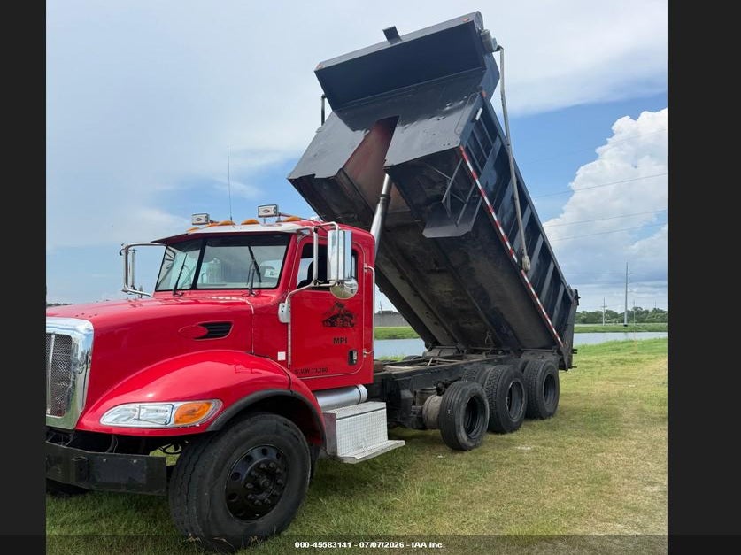 2006 Peterbilt 335 VIN 2NPLLD9X46M650885 IAAI salvage auction — NORMAL WEAR, Clear (Louisiana), sold $25 on 2026-07-29 (photo 2)