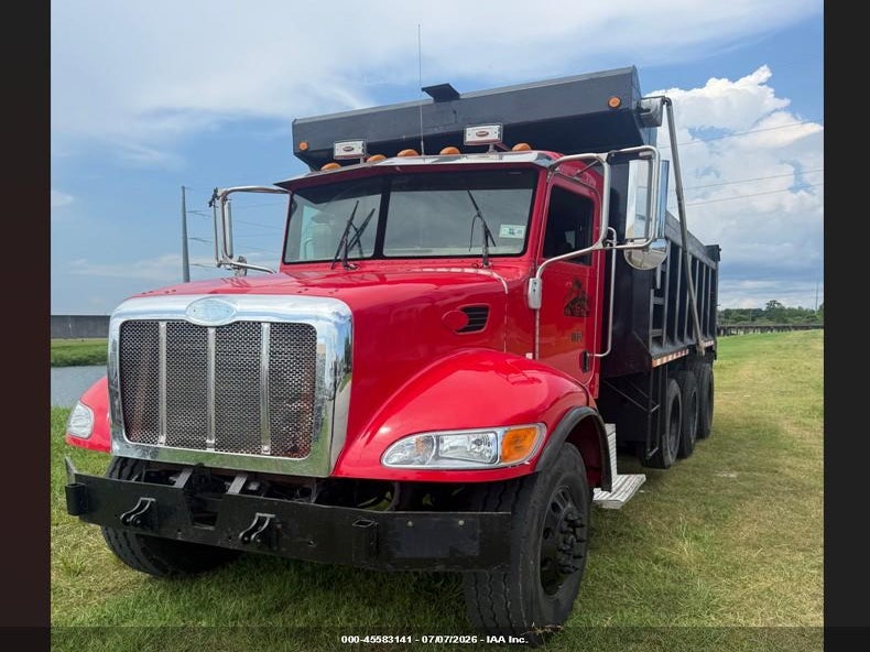2006 Peterbilt 335 VIN 2NPLLD9X46M650885 IAAI salvage auction — NORMAL WEAR, Clear (Louisiana), sold $25 on 2026-07-29 (photo 4)