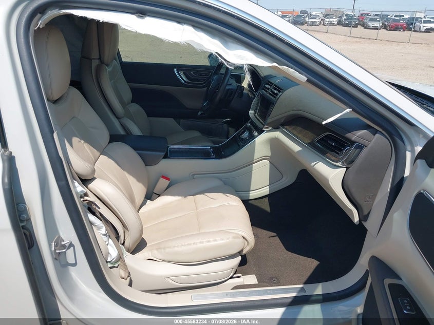 2019 Lincoln Continental VIN 1LN6L9SKXK5613331 IAAI salvage auction — LEFT SIDE, Salvage Title, sold $3,800 on 2026-07-27 (photo 5)