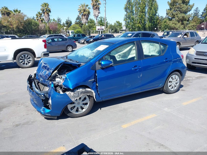 2013 Toyota Prius c VIN JTDKDTB3XD1547329 IAAI salvage auction — FRONT END, Salvage (California), sold $600 on 2026-07-29 (photo 2)