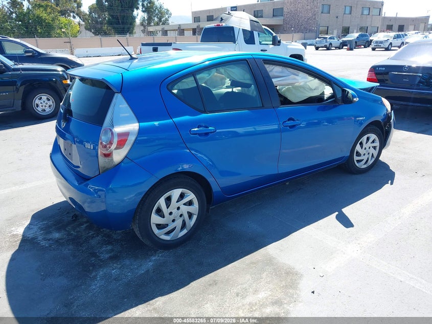 2013 Toyota Prius c VIN JTDKDTB3XD1547329 IAAI salvage auction — FRONT END, Salvage (California), sold $600 on 2026-07-29 (photo 4)