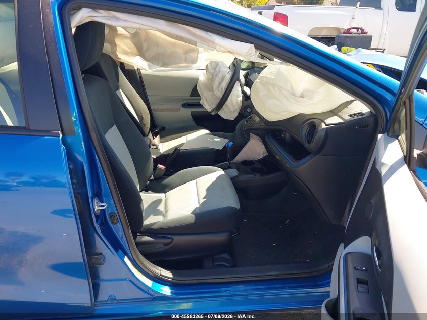 2013 Toyota Prius c VIN JTDKDTB3XD1547329 IAAI salvage auction — FRONT END, Salvage (California), sold $600 on 2026-07-29 (photo 5)