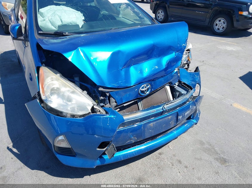2013 Toyota Prius c VIN JTDKDTB3XD1547329 IAAI salvage auction — FRONT END, Salvage (California), sold $600 on 2026-07-29 (photo 6)