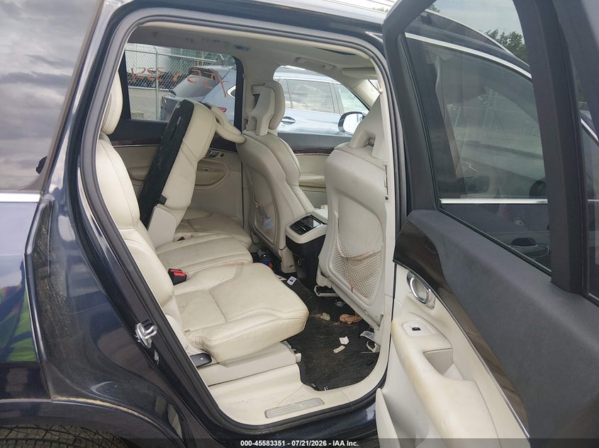 2016 Volvo Xc90 VIN YV4A22PKXG1029699 IAAI salvage auction — WATER/FLOOD, Salvage Title, sold $5,700 on 2026-07-31 (photo 8)