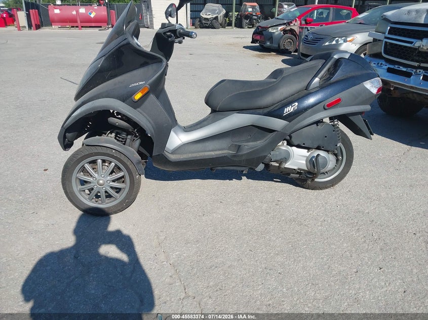 2007 Piaggio Mp3 VIN ZAPM479M975002006 IAAI salvage auction — NORMAL WEAR, Clear (Kansas), sold $225 on 2026-07-22 (photo 9)