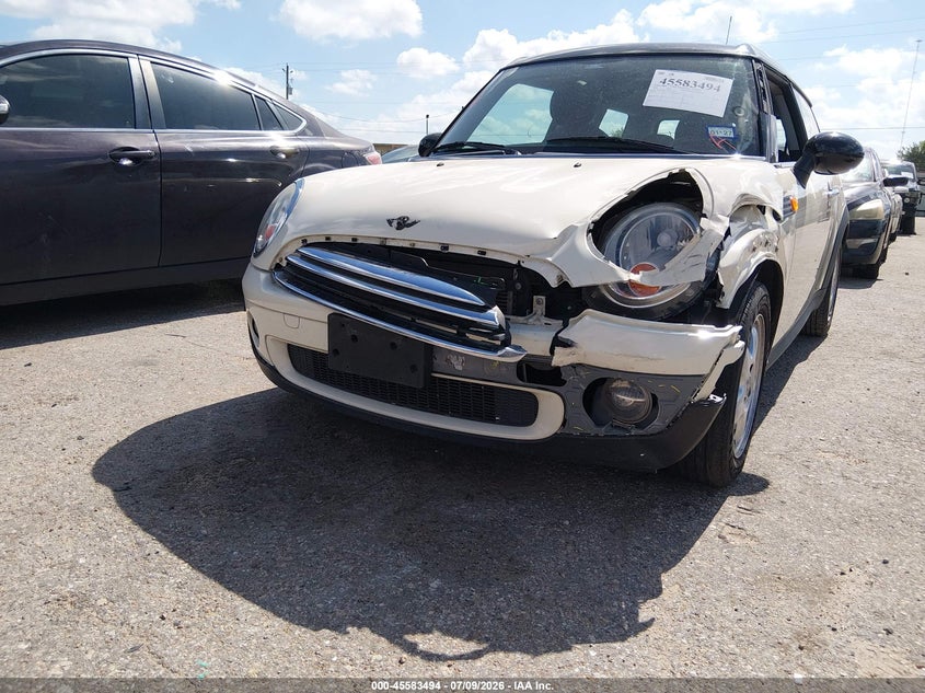 2010 Mini Cooper clubman VIN WMWML3C5XATX38869 IAAI salvage auction — NORMAL WEAR, Original (Texas), sold $25 on 2026-08-12 (photo 6)
