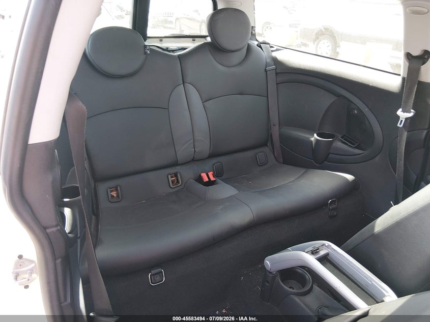2010 Mini Cooper clubman VIN WMWML3C5XATX38869 IAAI salvage auction — NORMAL WEAR, Original (Texas), sold $25 on 2026-08-12 (photo 8)