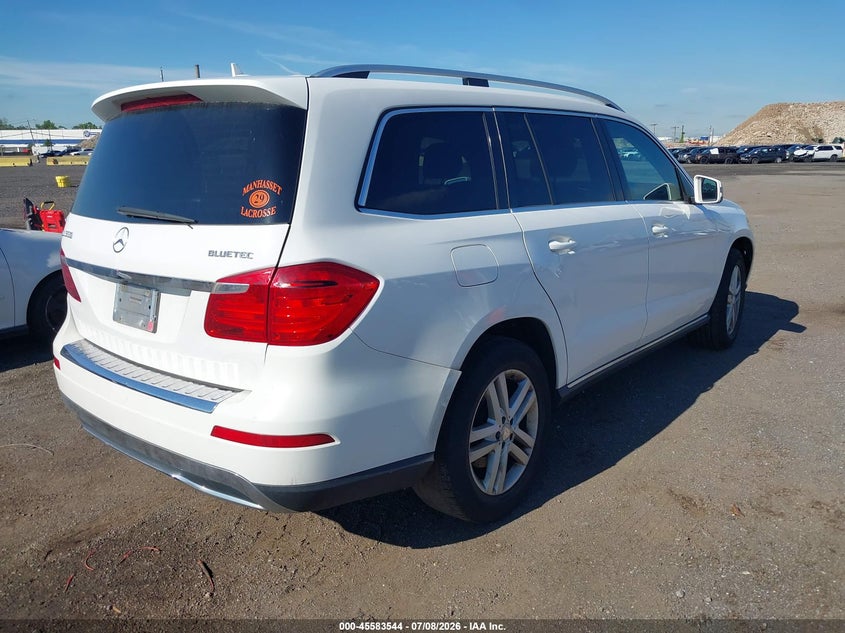 2014 Mercedes-benz VIN 4JGDF2EE8EA282661 IAAI salvage auction — NORMAL WEAR, Clear (New York), sold $1,325 on 2026-07-17 (photo 4)