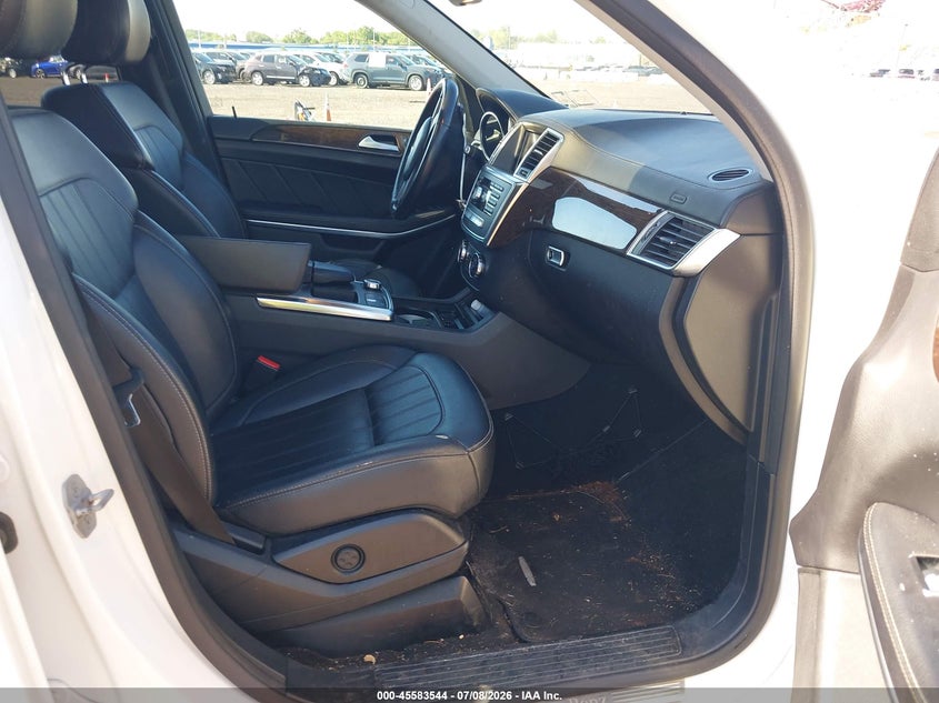 2014 Mercedes-benz VIN 4JGDF2EE8EA282661 IAAI salvage auction — NORMAL WEAR, Clear (New York), sold $1,325 on 2026-07-17 (photo 5)