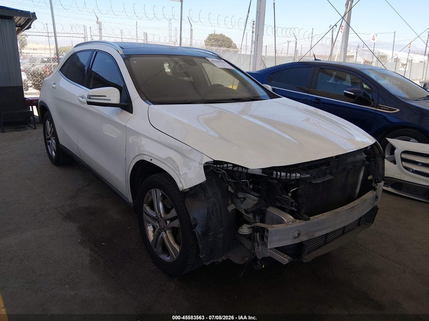 2015 Mercedes-benz Gla-klasse VIN WDCTG4EB3FJ185569 IAAI salvage auction — RIGHT FRONT, Salvage Title, sold $1,650 on 2026-07-29 (photo 1)