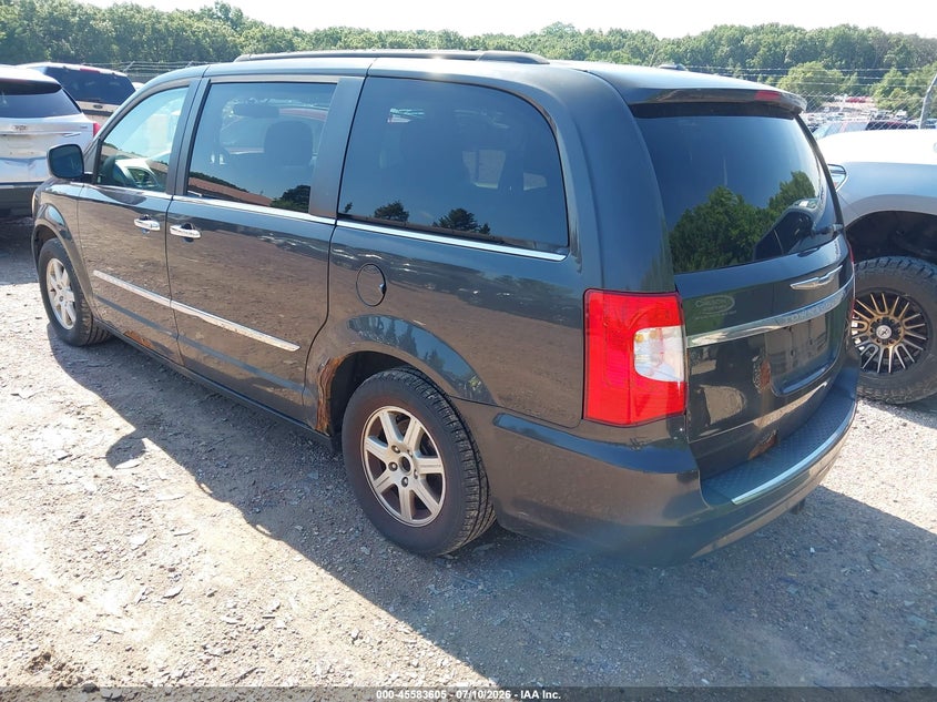 2011 Chrysler Town & country VIN 2A4RR5DG2BR746695 IAAI salvage auction — NORMAL WEAR, Clear-Endorsement (Wisconsin), sold $575 on 2026-08-01 (photo 3)