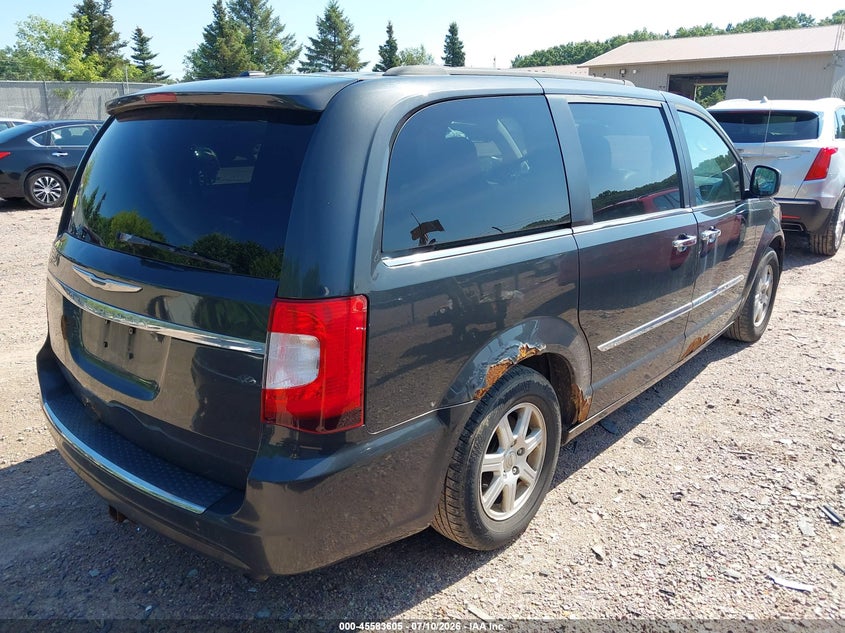 2011 Chrysler Town & country VIN 2A4RR5DG2BR746695 IAAI salvage auction — NORMAL WEAR, Clear-Endorsement (Wisconsin), sold $575 on 2026-08-01 (photo 4)