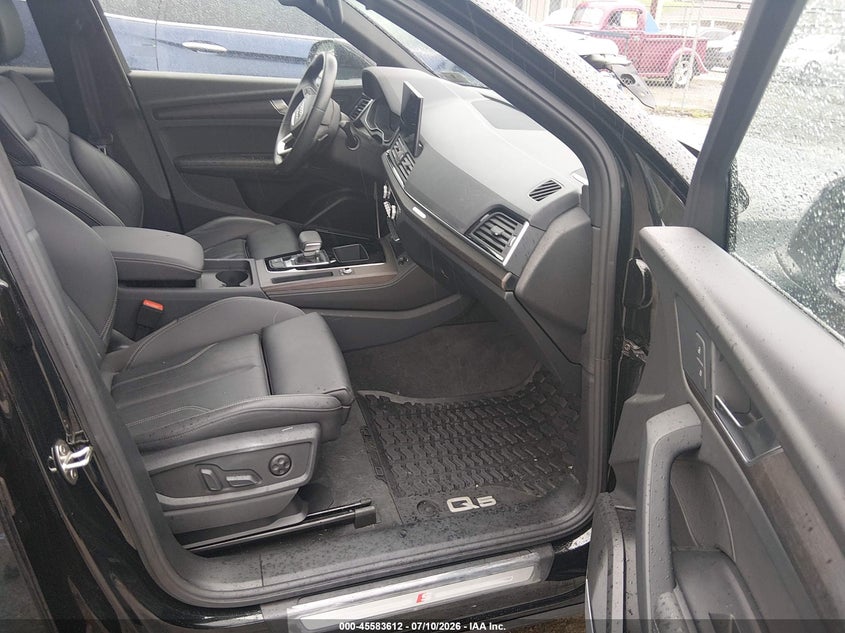 2024 Audi Q5 sportback VIN WA15AAFY9R2078763 IAAI salvage auction — RIGHT SIDE, Salvage (West Virginia), sold $23,775 on 2026-08-27 (photo 5)