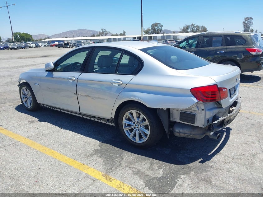 2013 BMW 5er VIN WBAFR7C56DC822450 IAAI salvage auction — FRONT & REAR, Salvage (California), sold $725 on 2026-07-21 (photo 3)