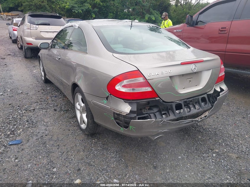 2004 Mercedes-benz Clk-class VIN WDBTJ65J44F093914 IAAI salvage auction — REAR END, Salvage (Georgia), sold $775 on 2026-08-11 (photo 3)