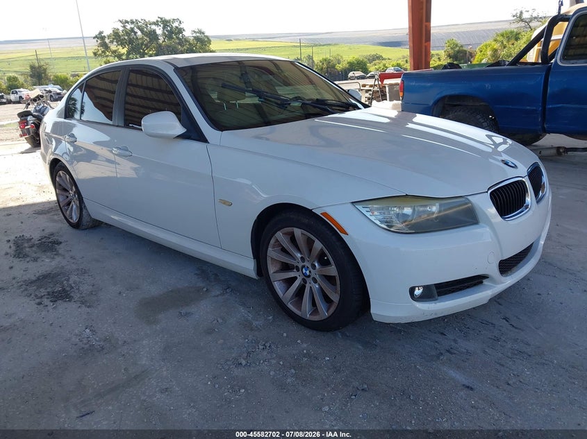 2011 BMW 3 series VIN WBAPH7G5XBNN03037 IAAI salvage auction — NORMAL WEAR, Clear (Florida), sold $500 on 2026-07-28 (photo 1)