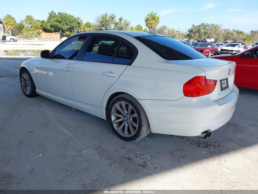 2011 BMW 3 series VIN WBAPH7G5XBNN03037 IAAI salvage auction — NORMAL WEAR, Clear (Florida), sold $500 on 2026-07-28 (photo 3)