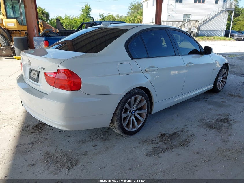 2011 BMW 3 series VIN WBAPH7G5XBNN03037 IAAI salvage auction — NORMAL WEAR, Clear (Florida), sold $500 on 2026-07-28 (photo 4)