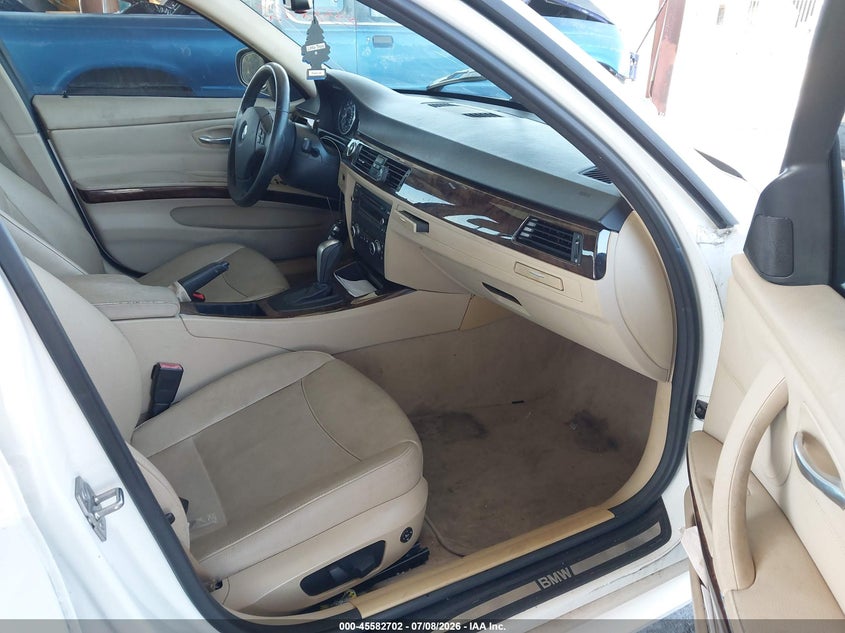 2011 BMW 3 series VIN WBAPH7G5XBNN03037 IAAI salvage auction — NORMAL WEAR, Clear (Florida), sold $500 on 2026-07-28 (photo 5)