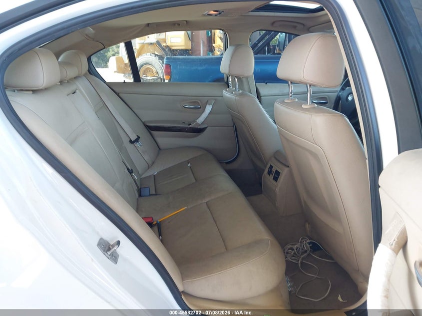2011 BMW 3 series VIN WBAPH7G5XBNN03037 IAAI salvage auction — NORMAL WEAR, Clear (Florida), sold $500 on 2026-07-28 (photo 8)
