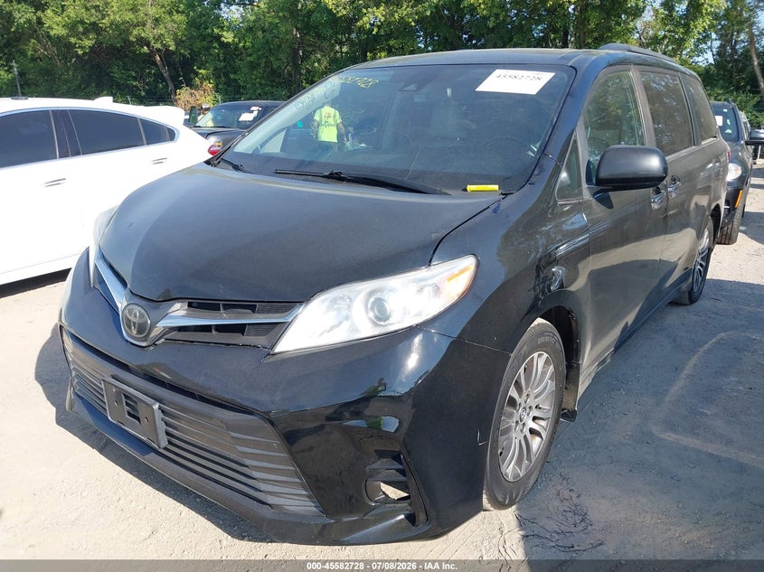 2018 Toyota Sienna VIN 5TDYZ3DC2JS943861 IAAI salvage auction — FRONT END, Clear (Illinois), sold $7,100 on 2026-07-15 (photo 2)