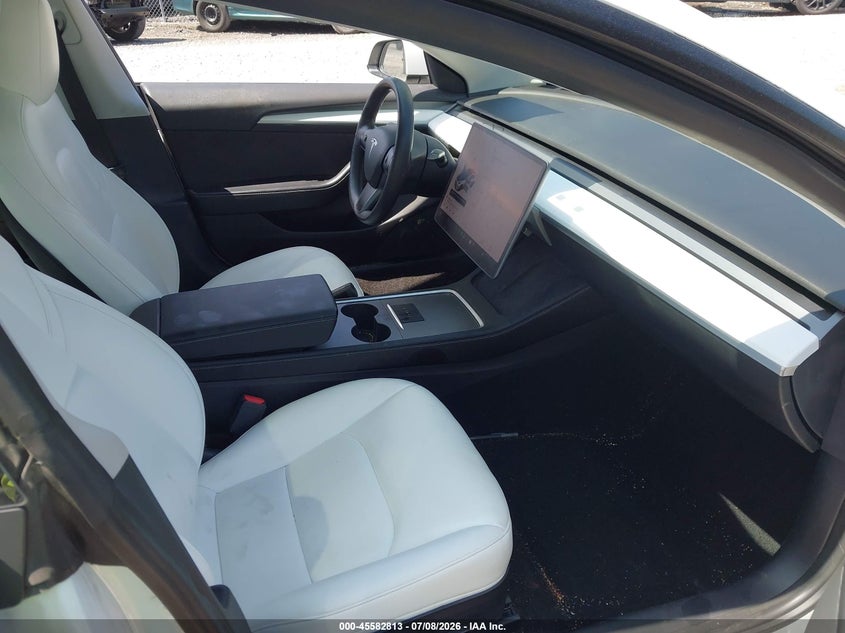 2021 Tesla Model 3 VIN 5YJ3E1EC8MF973335 IAAI salvage auction — RIGHT FRONT, Salvage Title, sold $1,300 on 2026-07-30 (photo 5)
