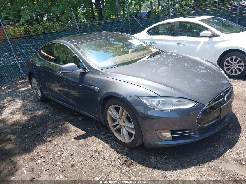 2015 Tesla Model s VIN 5YJSA1H27FFP78825 IAAI salvage auction — NORMAL WEAR, Clear (Virginia), sold $2,350 on 2026-07-30 (photo 1)
