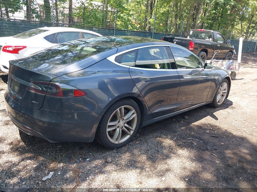 2015 Tesla Model s VIN 5YJSA1H27FFP78825 IAAI salvage auction — NORMAL WEAR, Clear (Virginia), sold $2,350 on 2026-07-30 (photo 4)