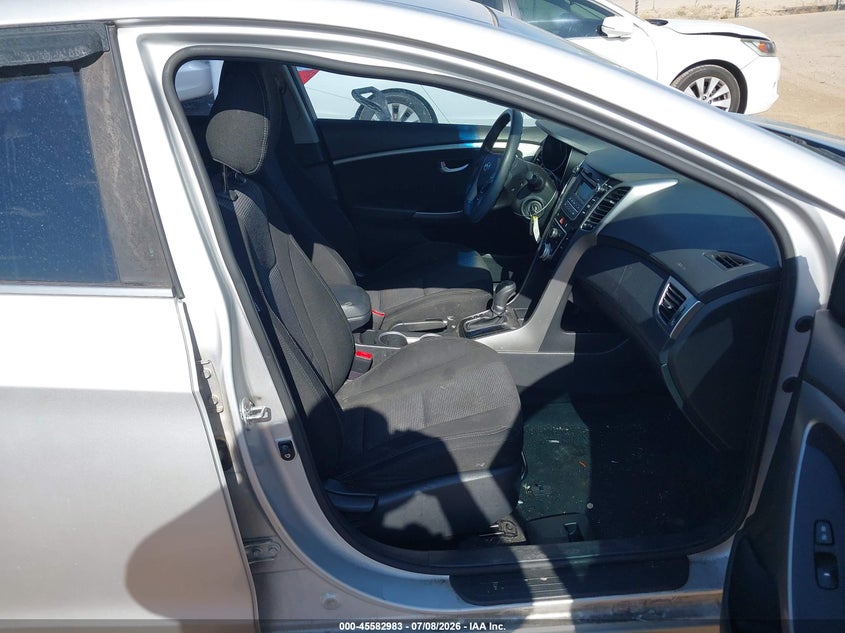 2017 Hyundai Elantra VIN KMHD35LH2HU370860 IAAI salvage auction — NORMAL WEAR, Clear-Dealer Only (Arizona), sold $1,950 on 2026-07-16 (photo 5)
