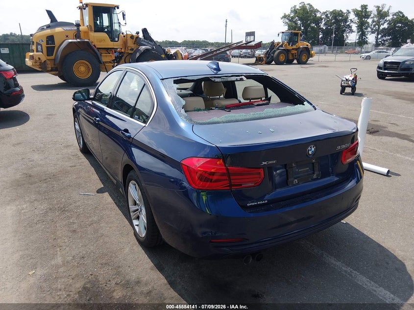 2017 BMW 3er VIN WBA8D9G37HNU61672 IAAI salvage auction — REAR END, Salvage Title, sold $9,250 on 2026-08-17 (photo 3)