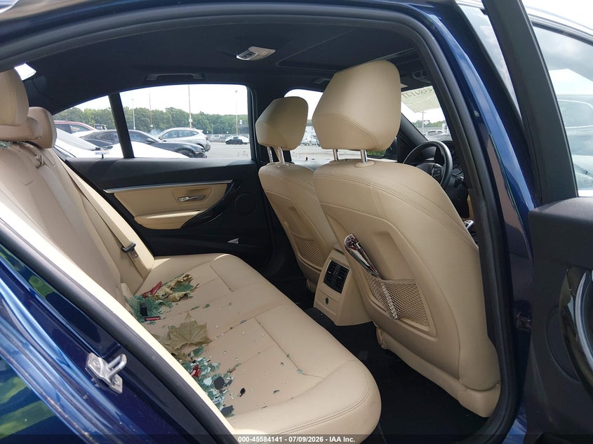 2017 BMW 3er VIN WBA8D9G37HNU61672 IAAI salvage auction — REAR END, Salvage Title, sold $9,250 on 2026-08-17 (photo 8)