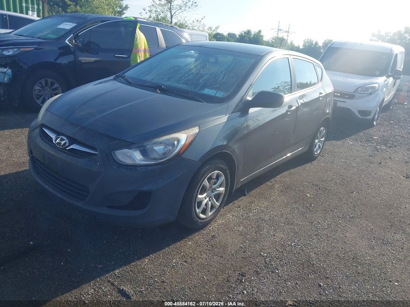 2013 Hyundai Accent VIN KMHCT5AE6DU084492 IAAI salvage auction — NORMAL WEAR, Clear (New York), sold $425 on 2026-07-28 (photo 2)
