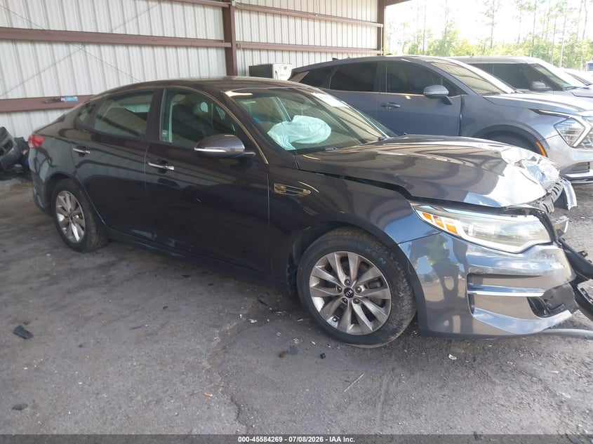 2017 Kia Optima VIN 5XXGT4L34HG131218 IAAI salvage auction — FRONT END, Clear (Arizona), sold $25 on 2026-07-28 (photo 1)